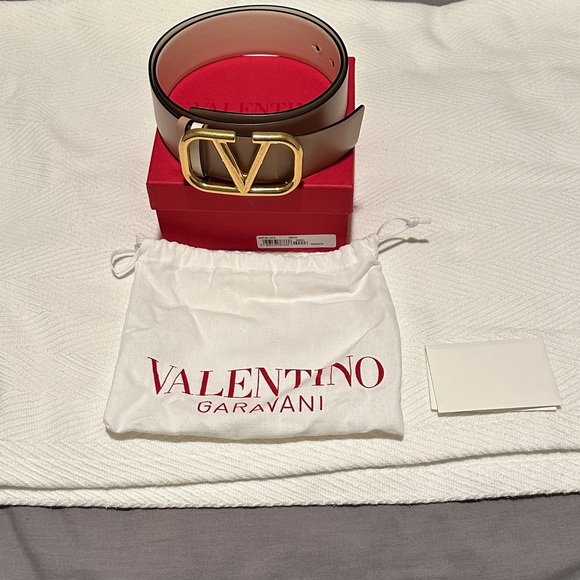 Valentino Garavani V-Logo Cream and Gold Belt size 85 (Small) - Picture 2 of 10